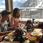 Nervenkitzel, Geschwindigkeit, Geschicklichkeit, traumhafte Outdoornächte – die Fräkmüntegg bietet Abenteuer und Spass. Der grösste Seilpark der Zentralschweiz, Tree Tents, die Rodelbahn, Wanderwege und traumhafte Grillstellen laden zum Verweilen ein. Im Winter begeistert die Fräkmüntegg mit rasanten Schlittenfahrten und Winterwanderwegen. Im Selbstbedienungs-Restaurant verwöhnt man Sie mit Köstlichkeiten aus der Schweizer Küche. 