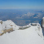 Entfliehen Sie dem Alltag: Lassen Sie auf Pilatus Kulm Ihre Seele baumeln. Geniessen Sie auf 2132 Metern über Meer das überwältigende Bergpanorama, kulinarische Höhenflüge, die Sonnenterrasse. Gerne aktiv? Der Drachenweg, der Blumenpfad und Wanderwege laden zum Entdecken ein. 