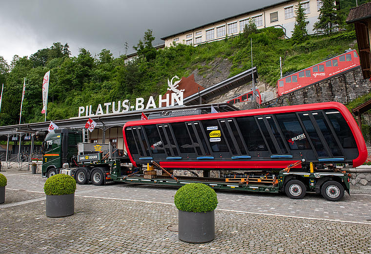 Ankunft neuer Triebwagen in Alpnachstad